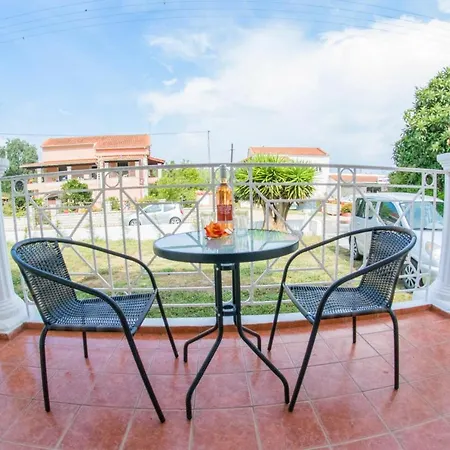 Kiones Apartament *